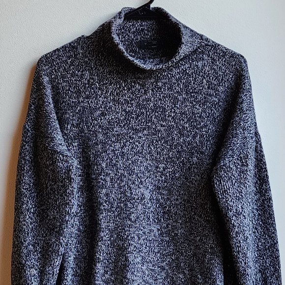 Copy - Tahari Speckled Gray Mock Neck Sweater Size Large - Picture 4 of 13